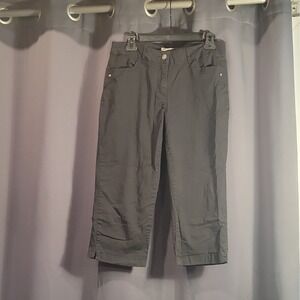 Recreation Women's Black Capri Pants Cotton Flat Front Button Zip Solid Size 6
